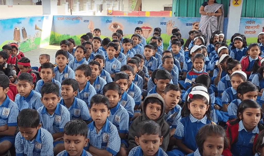 Screenshot 2025-01-17 122703 Dr. Anil Mokashi telling stories to children